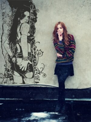 Vinilo decorativo chica sexy urbana